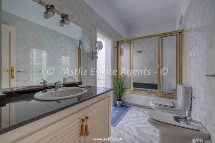 Image No.22-7 Bed Villa for sale