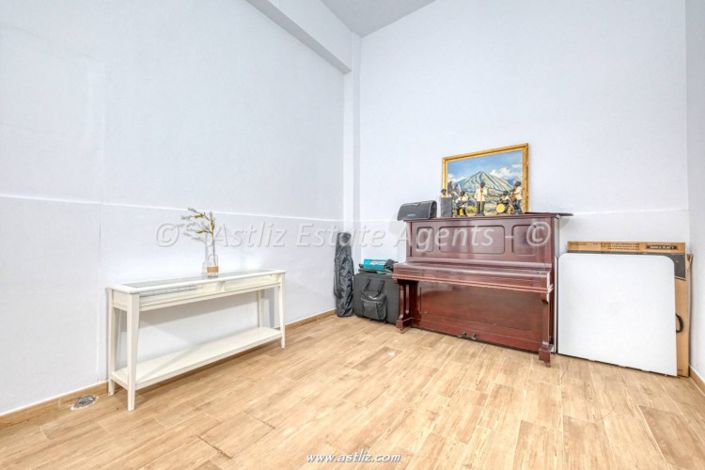 Image No.30-7 Bed Villa for sale