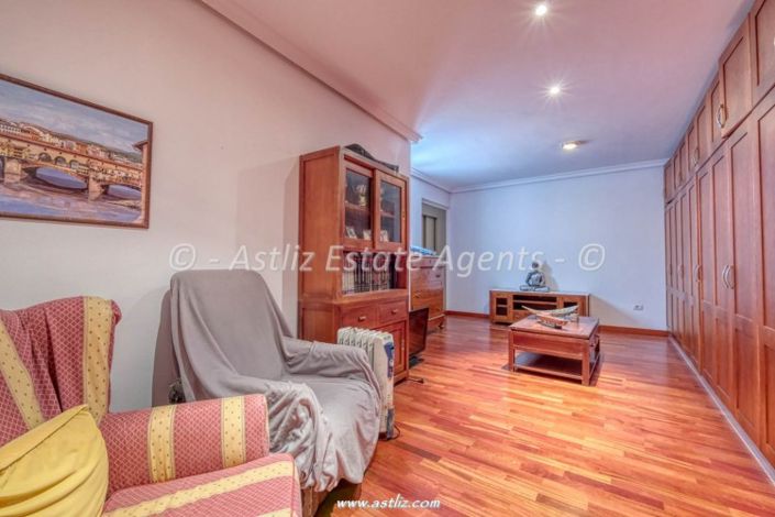 Image No.31-7 Bed Villa for sale