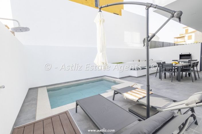Image No.20-2 Bed Villa for sale