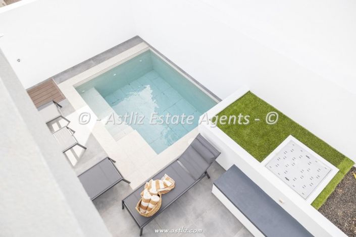 Image No.3-2 Bed Villa for sale