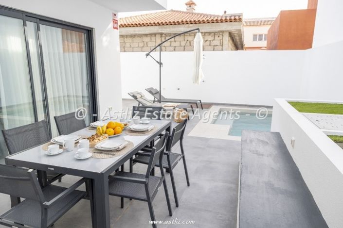 Image No.8-2 Bed Villa for sale