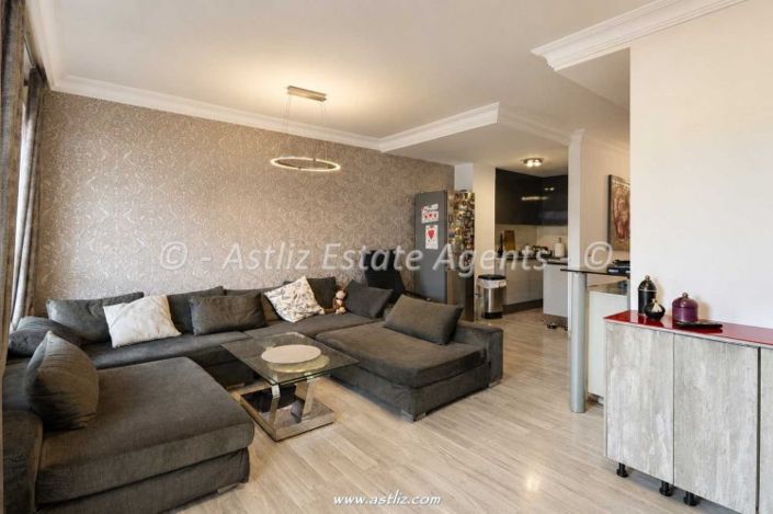 Image No.10-3 Bed Apartment for sale