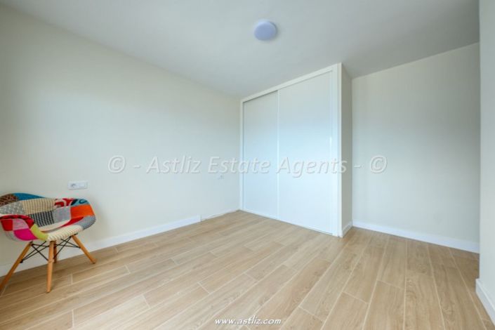 Image No.12-2 Bed Apartment for sale