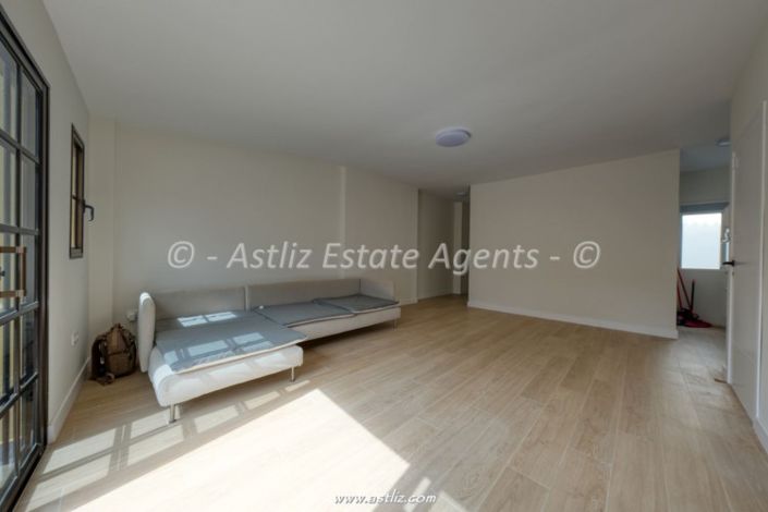 Image No.20-2 Bed Apartment for sale