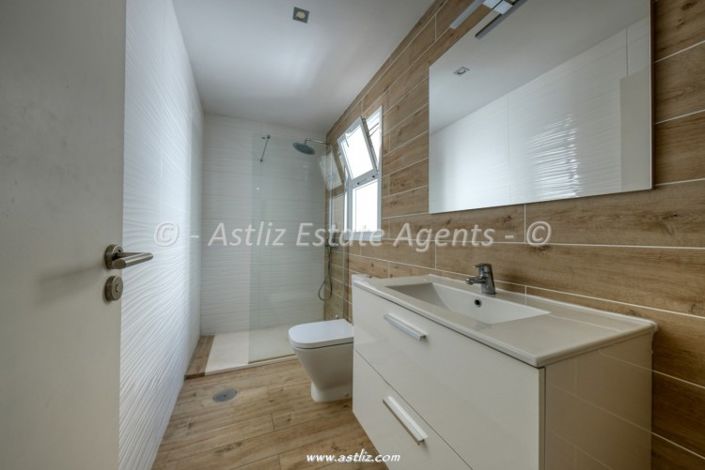 Image No.18-3 Bed Apartment for sale