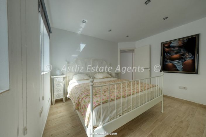 Image No.21-3 Bed Apartment for sale
