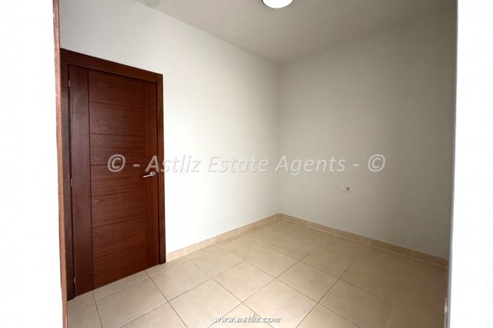 Image No.11-Appartement de 2 chambres à vendre