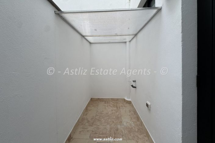 Image No.12-Appartement de 2 chambres à vendre