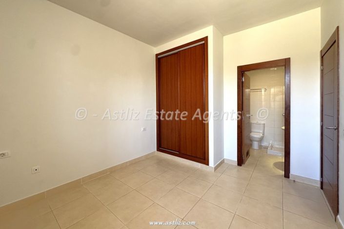 Image No.4-Appartement de 2 chambres à vendre
