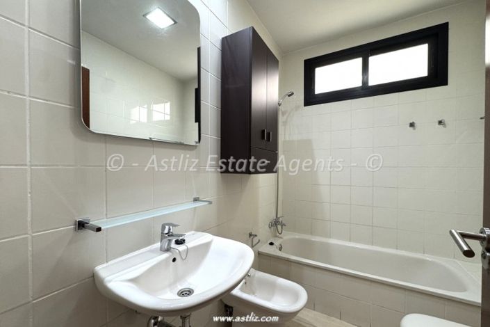 Image No.6-Appartement de 2 chambres à vendre