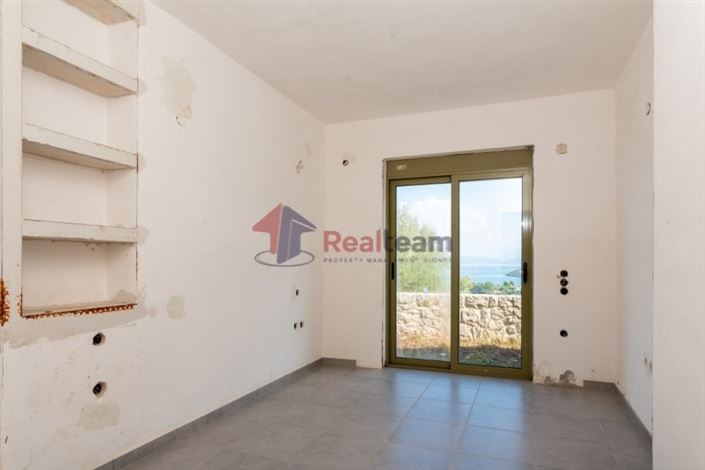 Image No.6-Propriété de 4 chambres à vendre à Pteleos