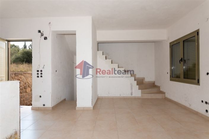 Image No.7-Propriété de 4 chambres à vendre à Pteleos