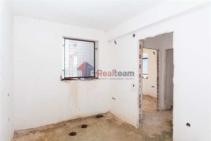 Image No.13-3 Bed Property for sale