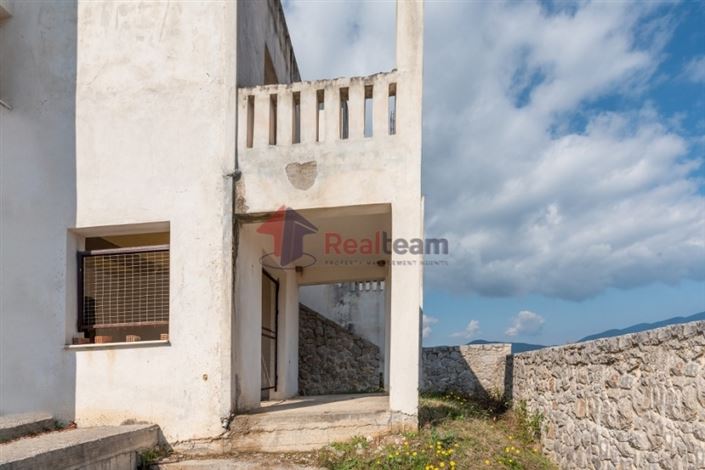 Image No.21-3 Bed Property for sale