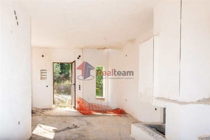 Image No.3-3 Bed Property for sale