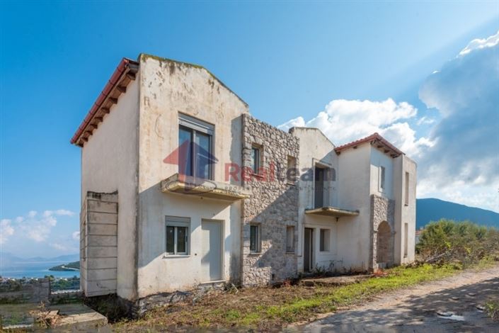 Image No.14-3 Bed Property for sale