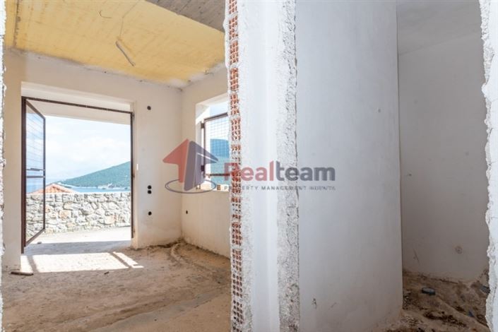 Image No.8-3 Bed Property for sale