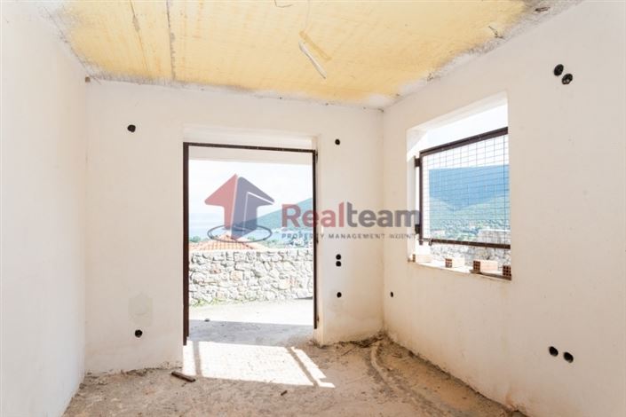 Image No.9-3 Bed Property for sale