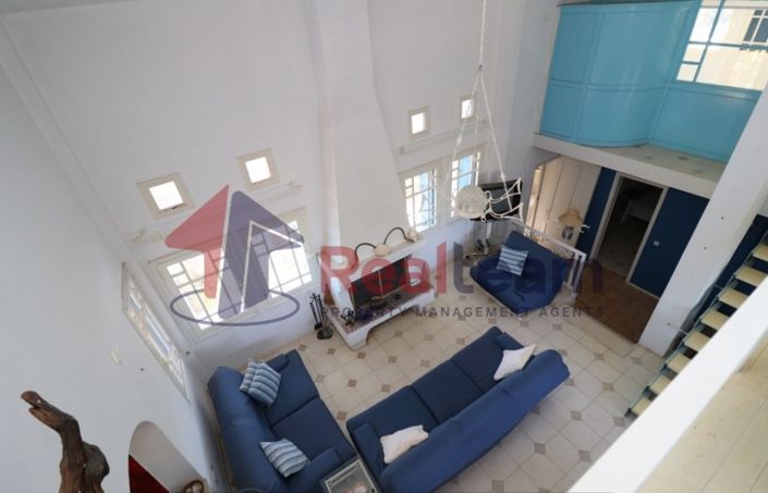 Image No.17-3 Bed Property for sale