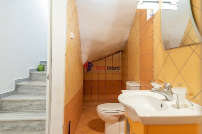 Image No.17-4 Bed Property for sale