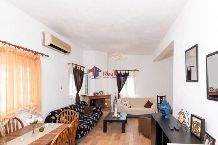 Image No.4-4 Bed Property for sale