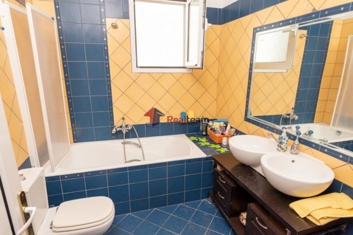 Image No.9-4 Bed Property for sale