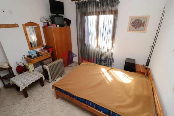 Image No.12-6 Bed Property for sale