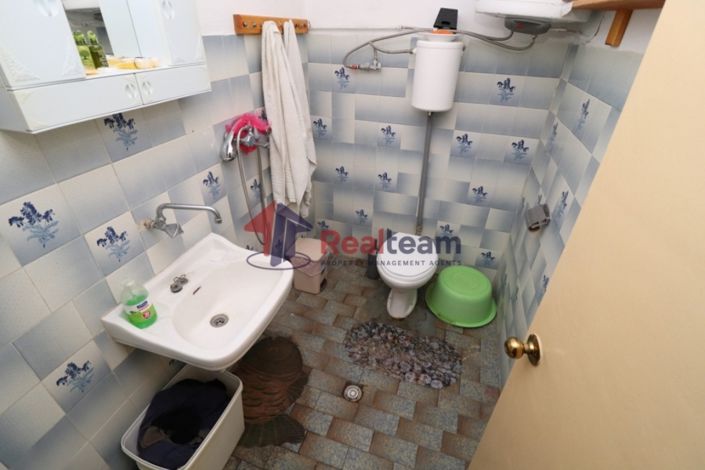 Image No.14-6 Bed Property for sale