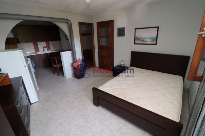 Image No.15-6 Bed Property for sale