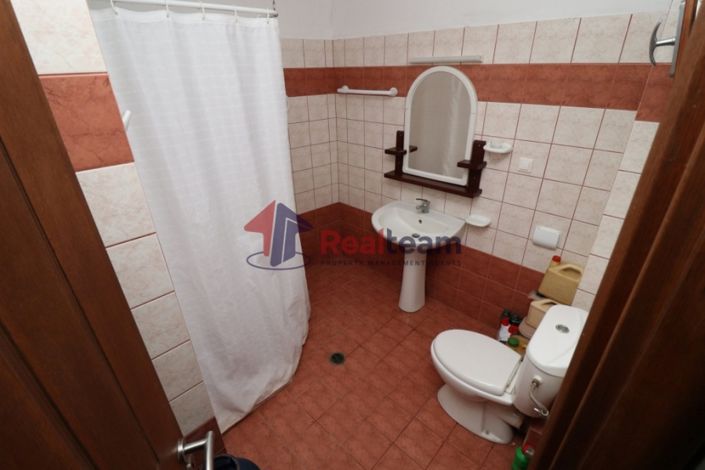 Image No.18-6 Bed Property for sale