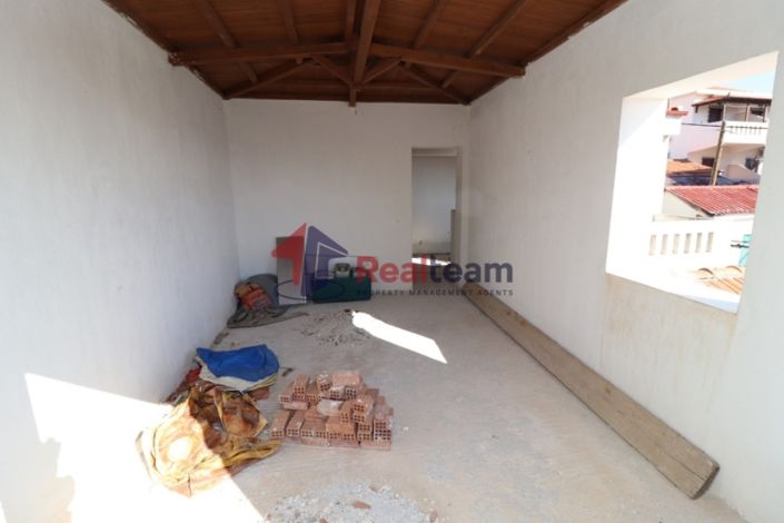 Image No.22-6 Bed Property for sale