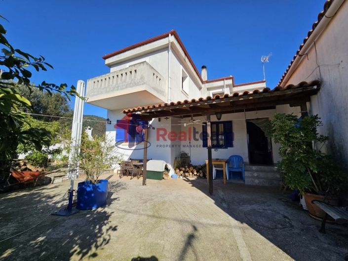 Image No.24-6 Bed Property for sale