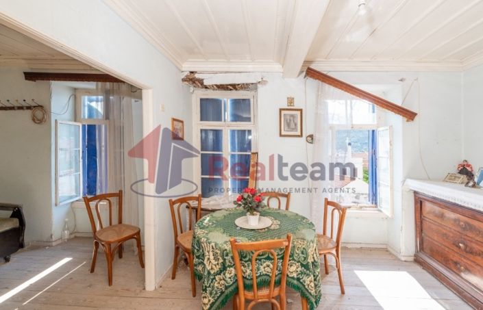 Image No.12-2 Bed Property for sale