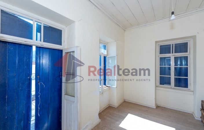 Image No.20-2 Bed Property for sale