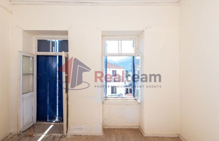 Image No.21-2 Bed Property for sale