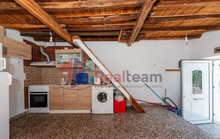 Image No.12-1 Bed Property for sale