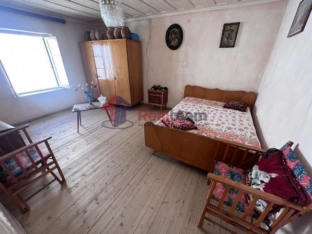 Image No.11-2 Bed Property for sale