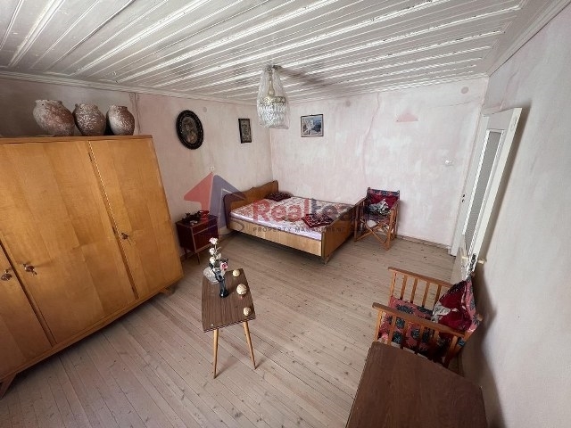 Image No.13-2 Bed Property for sale