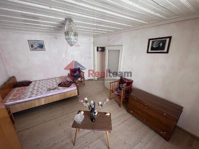 Image No.14-2 Bed Property for sale