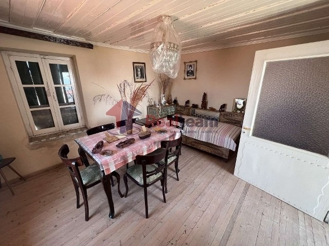 Image No.15-2 Bed Property for sale