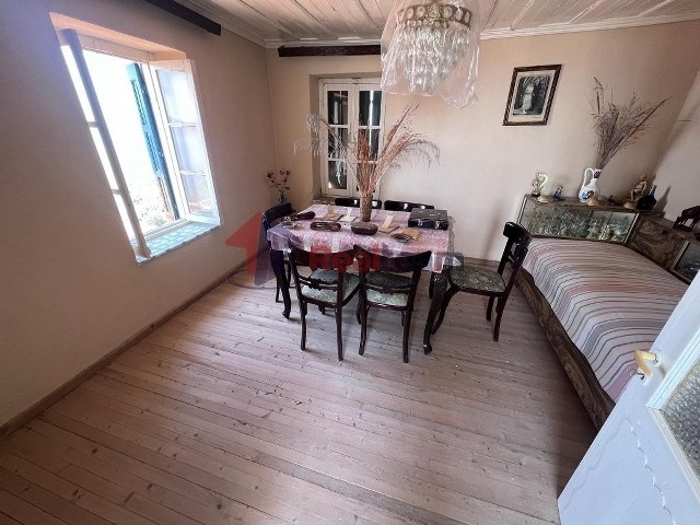 Image No.16-2 Bed Property for sale