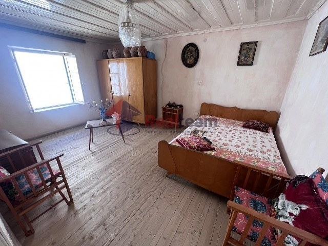 Image No.17-2 Bed Property for sale