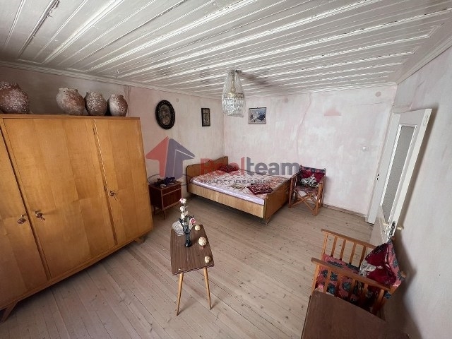 Image No.9-2 Bed Property for sale