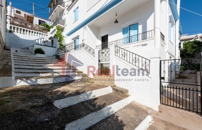 Image No.3-Propriété de 3 chambres à vendre à Chora