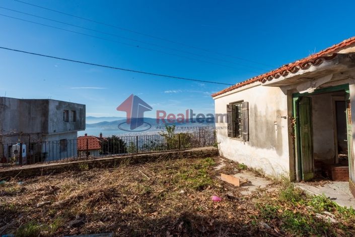 Image No.12-2 Bed Property for sale