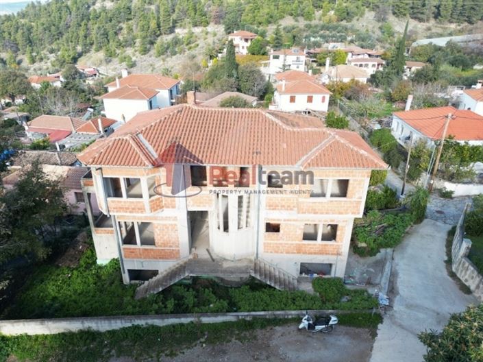 Image No.2-Propriété de 4 chambres à vendre à Volos