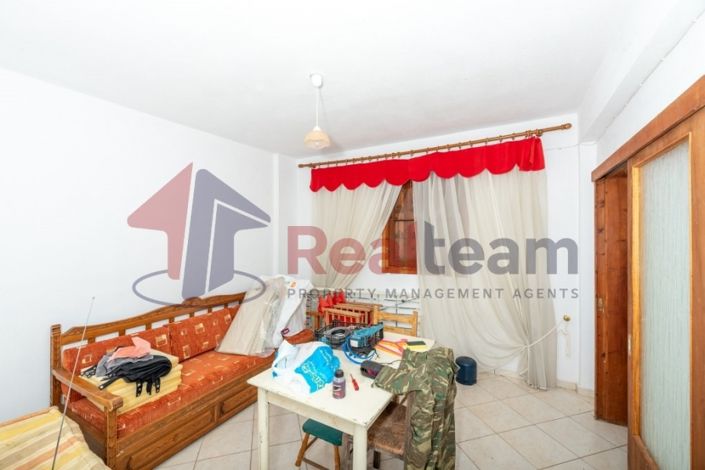 Image No.10-Propriété de 4 chambres à vendre à Artemida