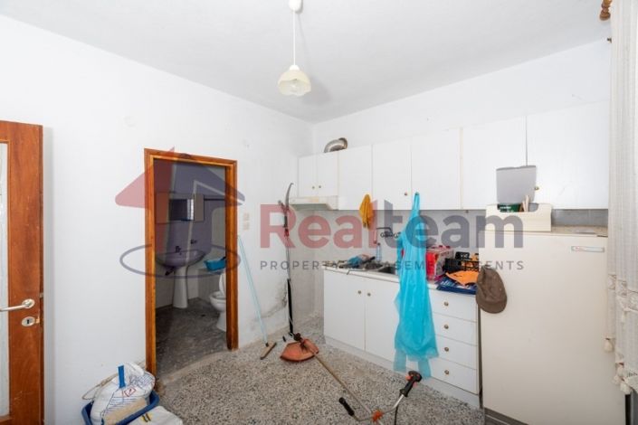 Image No.12-Propriété de 4 chambres à vendre à Artemida