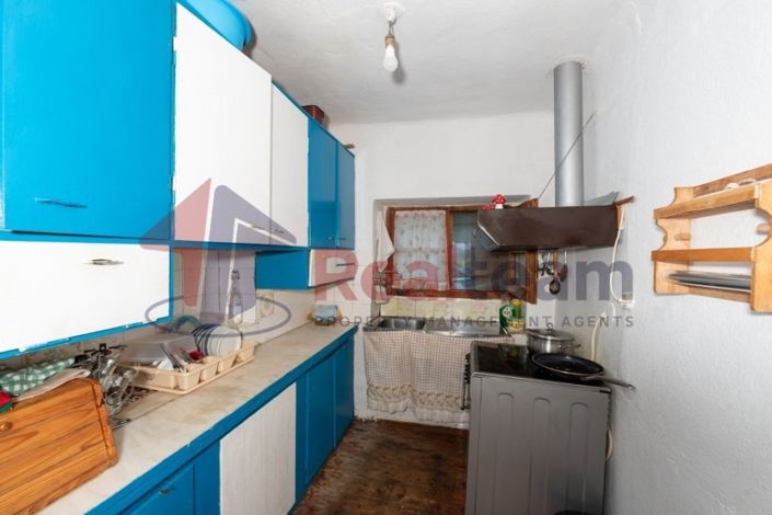 Image No.12-2 Bed Property for sale